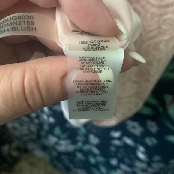 GUESS Lace Dress Blush Pink size 2 New With Tags - Picture 5 of 9